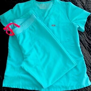 Women’s Figs Scrubs Set